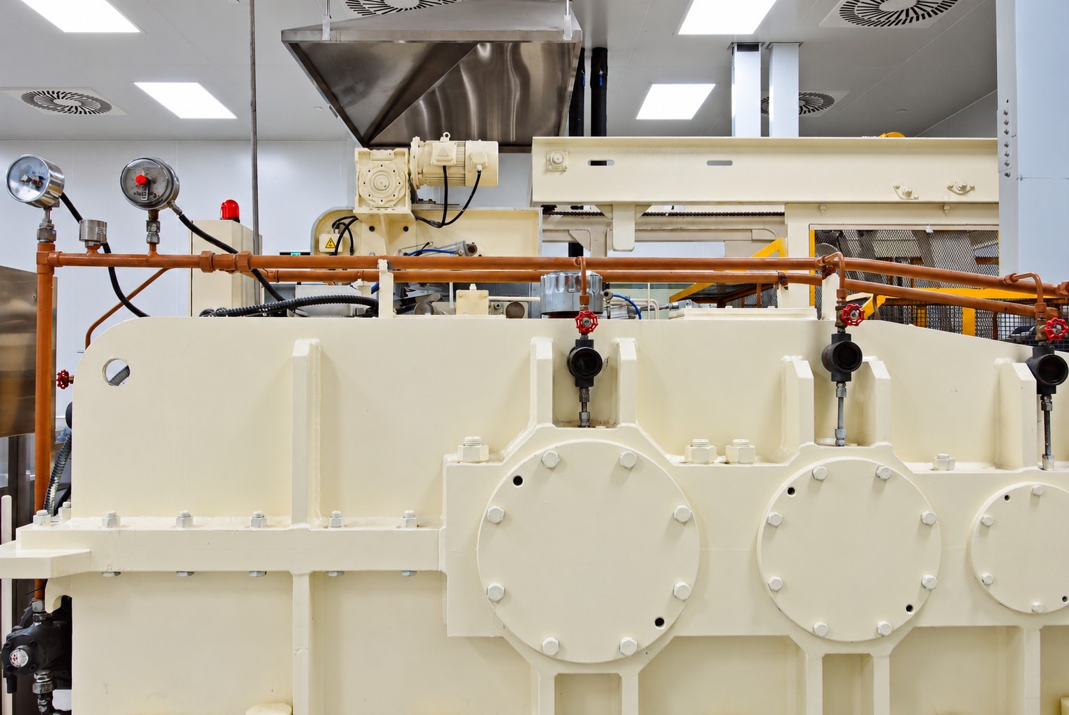 Pharmaceutical-component processing equipment in a Shanghai project room